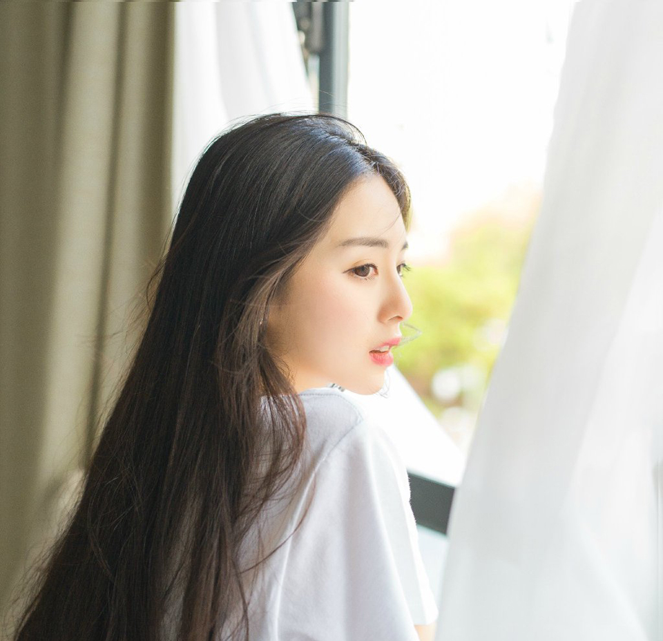 我以前可笨了，遇到女生都会脸红的，不过见到你之后，我竟然去学了满满的情话套路。